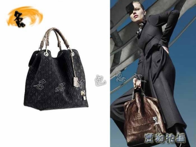 M95811 LV�¿�Ů�� LVĥɰƤ LV�����  LV����� LV�ϻ�