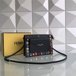 FENDI �ҵ� 0367 2017�¿��Ϸ�СţƤ�๦�ܳ���ʶ�б������ ��ɫ