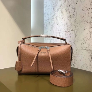 FENDI �ҵ�  8762 2017�¿� ţƤŮʿ��������� ������ʿ�ٰ� ��ɫ