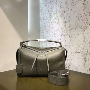 FENDI �ҵ�  8762 2017�¿� ţƤŮʿ��������� ������ʿ�ٰ� ����ɫ