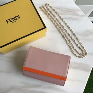 2305  Fendi �ҵ� 2305 СţƤ ײɫƴƤ���㵥��������  ��ɫ