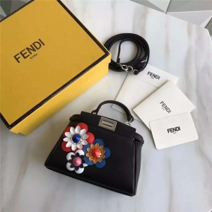 FENDI �ҵ��¿� ʱװ����ƤMICRO PEEKABOO ̫��������Сè�� ��ɫ�ʻ�