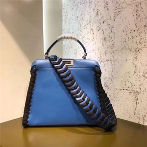 FENDI  �ҵ�7210 СţƤ������� Ƥ������ ������� ������