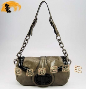 29245 ���¿�Ů�� Prada����� �����ﵥ��� Pradaʱ���������ǰ� ����ɫ