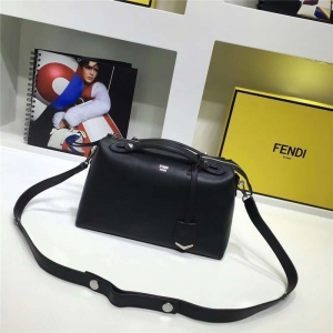 149S FENDI �ҵ� 2017�¿� ����СţƤ ƴɫ��ʿ���������� ����ɫ