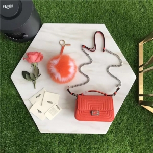 FENDI �ҵ� 8769 ʱװ��� Micro Baguette ѹ��˫�������� �ٺ�ɫ