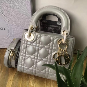 Dior�ϰ� Lady Dior ����ϰ´����� Mini���� ��ɫ��Ƥ Dior������ ���