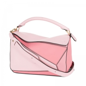 Loewe ������ 2017�¿� Puzzle��ɫ�ִ� Ůʿ�米б��� �ۺ�