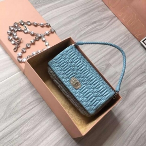 ԭ�� Miumiu �����¿�����Ů�� 2017���¿�