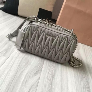 Miumiu���� 2017������¿� �ݳ�Ʒ ��Ƥ����
