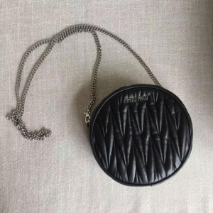 Miumiu ����Ů�� 2017�����¿� �ݳ�Ʒ ������������Ƥ