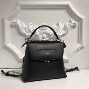 Fendi �ҵ� T̨�㳡ͬ�� BACK TO SCHOOL����ϵ�� ����б������ ��ɫ
