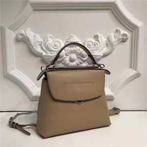 Fendi �ҵ� T̨�㳡ͬ�� BACK TO SCHOOL����ϵ�� ����б������ ��ɫ