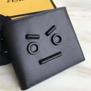FENDI �ҵ� 2017�¿� face����ͬɫ���� СţƤ�۵�Ƥ�� ��ɫ