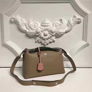 149S FENDI �ҵ� 2017�¿� ����СţƤ ƴɫ��ʿ���������� ����ƴ��