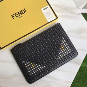 0341 FENDI �ҵ� ��ħ�۾� �� ����СţƤ�����ִ� �ڶ�����