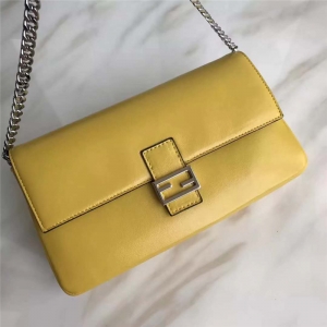212 FENDI �ҵ� ʱװ��MICRO BAGUETTE ����˫F ���� ����б��� ��ɫ