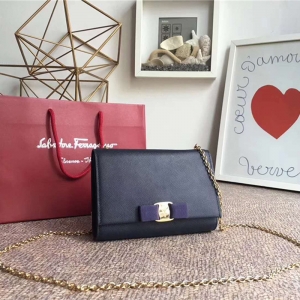 22B558 Ferragamo ������Ľ ���� Vara �������� ����������� ������