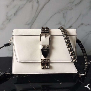 1BD120 Prada������ 2018�紺���¿� í��װ�� СţƤ�ִ� ��ɫ