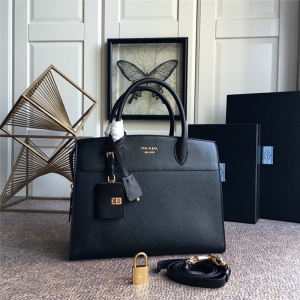 lBA047 Prada������ СţƤ ƴɫƴƤ ������ ��ɫ 