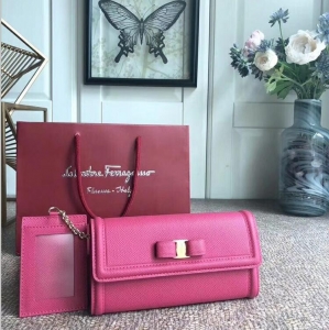 22D154 Ferragamo������Ľ Vara������ ������ţƤ ���Ƿ�ʽǮ�� �Һ�ɫ