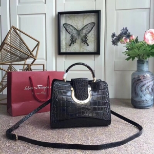 21G596 Ferragamo �Ƹ���Ľ���� �����Ƶ���� Gancini �������ǰ� ��ɫ