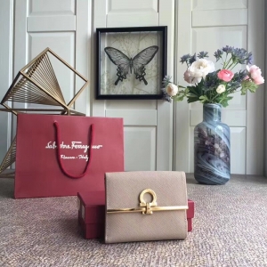 224639 Ferragamo������Ľ Gancio����� ���Ƿ�ʽǮ�� ��ɫ