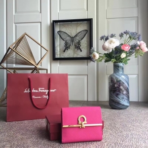 224639 Ferragamo������Ľ Gancio����� ���Ƿ�ʽǮ�� �ۺ�ɫ
