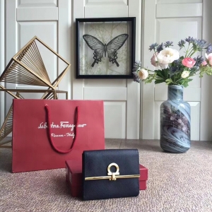 224639 Ferragamo������Ľ Gancio����� ���Ƿ�ʽǮ�� ��ɫ