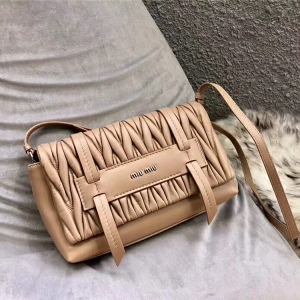 5BD076 MIUMIU���� ר���¿� Grace Lux С��Ƥ ����б��� ����