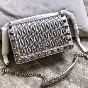 5BD109 MIUMIU ר���¿� ˮ��װ�� ����С��Ƥ ������� ��ɫ