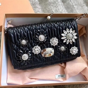 5BH097 MIUMIU ר���¿� ����С��Ƥ ������ʯ ������ ��ɫ