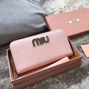 5ML506 MIUMIU ר������ ɽ��Ƥ ��LOGO ����Ǯ�� ��ɫ