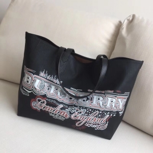 Burberry�ͱ��� ����� Ϳѻӡ��  Canvas ���� ˫�湺��� ��ɫ