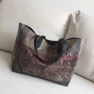 Burberry�ͱ��� ����� Ϳѻӡ��  Canvas ���� ˫�湺��� ��ɫ