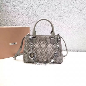 5BA067 MIUMIU���� ר���¿� ������Ƥ С�� ˮ��������� ��ɫ