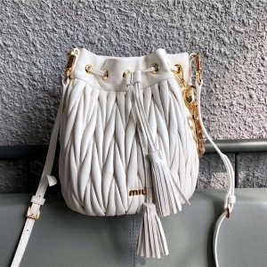 5BE014 MIUMIU���� ר���¿� BUCKET BAG ��Ƥ���� Ͱ�ΰ� ��ɫ