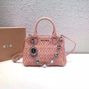 5BA067 MIUMIU���� ר���¿� ������Ƥ С�� ˮ��������� ��ɫ