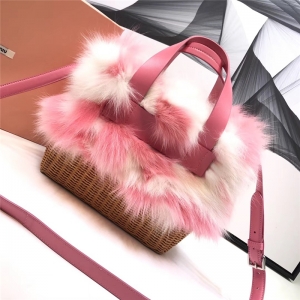 5BA097 MIUMIUŮ�� ��������� ����ë�ִ� С��Ƥ���� �ۺ����ë