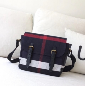 �ͱ������ BurberryŮ�� �ͱ��򵥼�� �ͱ�����Ӱ� ��ɫ