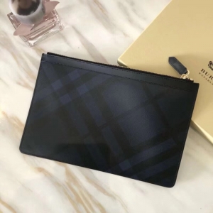 Burberry�ͱ��� House ����ƴ����Ƥ�� �������ɴ� ����