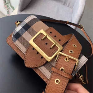 BurberryŮ�� �ͱ���Ů�� ������Ӱ� �ͱ������ Burberry����� ��ɫ