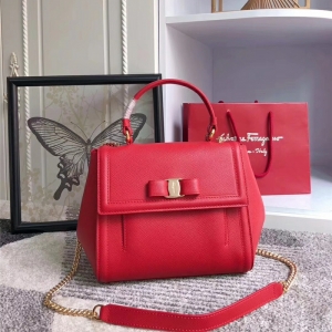 21G697 Ferragamo�Ƹ���Ľ����� Vara������ ��� ������ţƤ ���ǰ� ���