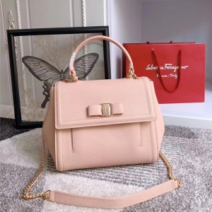 21G697 Ferragamo�Ƹ���Ľ����� Vara������ ��� ������ţƤ ���ǰ� ���