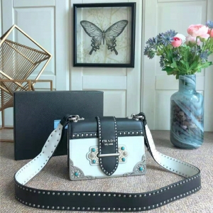 1BD045 Prada Cahier�ִ� ��͢�� СţƤŮ�� �������� �����ﵥ��� �����