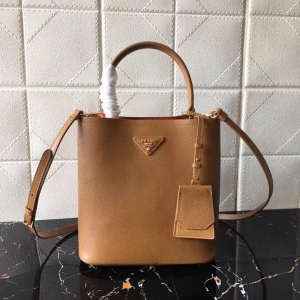 1BA212 Prada New Double �ִ� Prada����� ������ˮͰ�� ������ţƤ�� ����ɫ