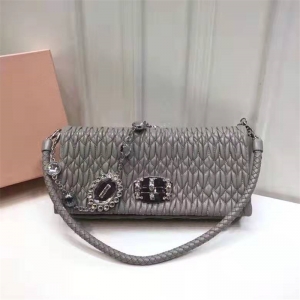 5BD233 MiuMiu ר����Ʒ ��ʯ������ MiuMiu�ְ� MiuMiu������ ǳ��ɫ