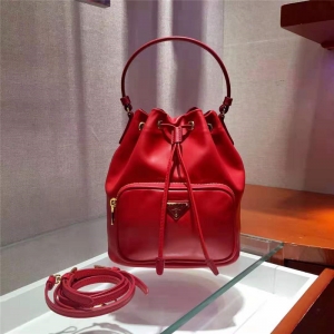 1BH038 PradaŮ�� ����������� СţƤб��� PradaˮͰ�� ��ɫ
