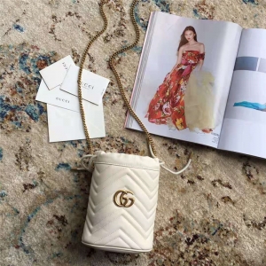 575163 GucciԲͲ�� GG Marmontϵ�� 笷�Ƥ�� ���� Gucci����ˮͰ�� ��ɫ