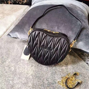 5BH166 MiuMiu���İ� Matelasse С��Ƥ ���������ִ� ��ɫ